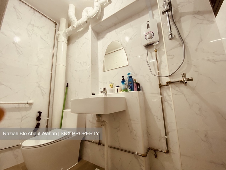 Blk 403 Bukit Batok West Avenue 7 (Bukit Batok), HDB Executive #379857401